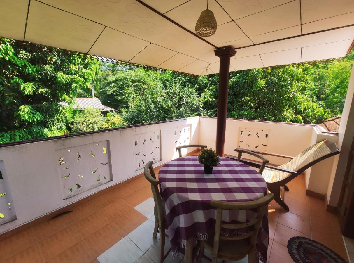 Bird House Homestays タンガラ エクステリア 写真
